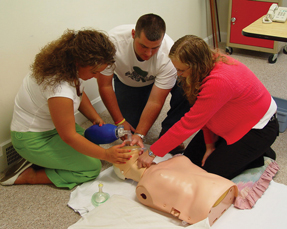 High School Rural Scholar students learn basic life support as part of their activities at the University of Louisville Trover Campus in Kentucky Photo by Pam Carter University of Louisville Trover Campus