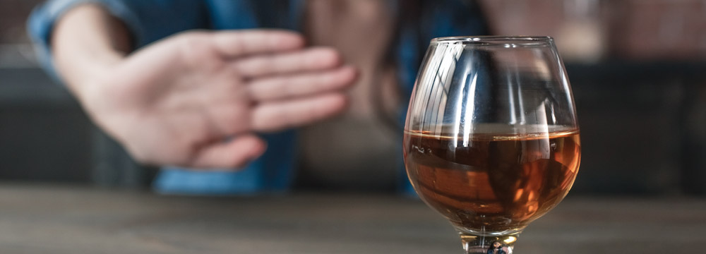 Experts weighed in on Dry January explaining the potential benefits and risks of quitting alcohol for a month as well as the internists role in supporting patients who want to try goi